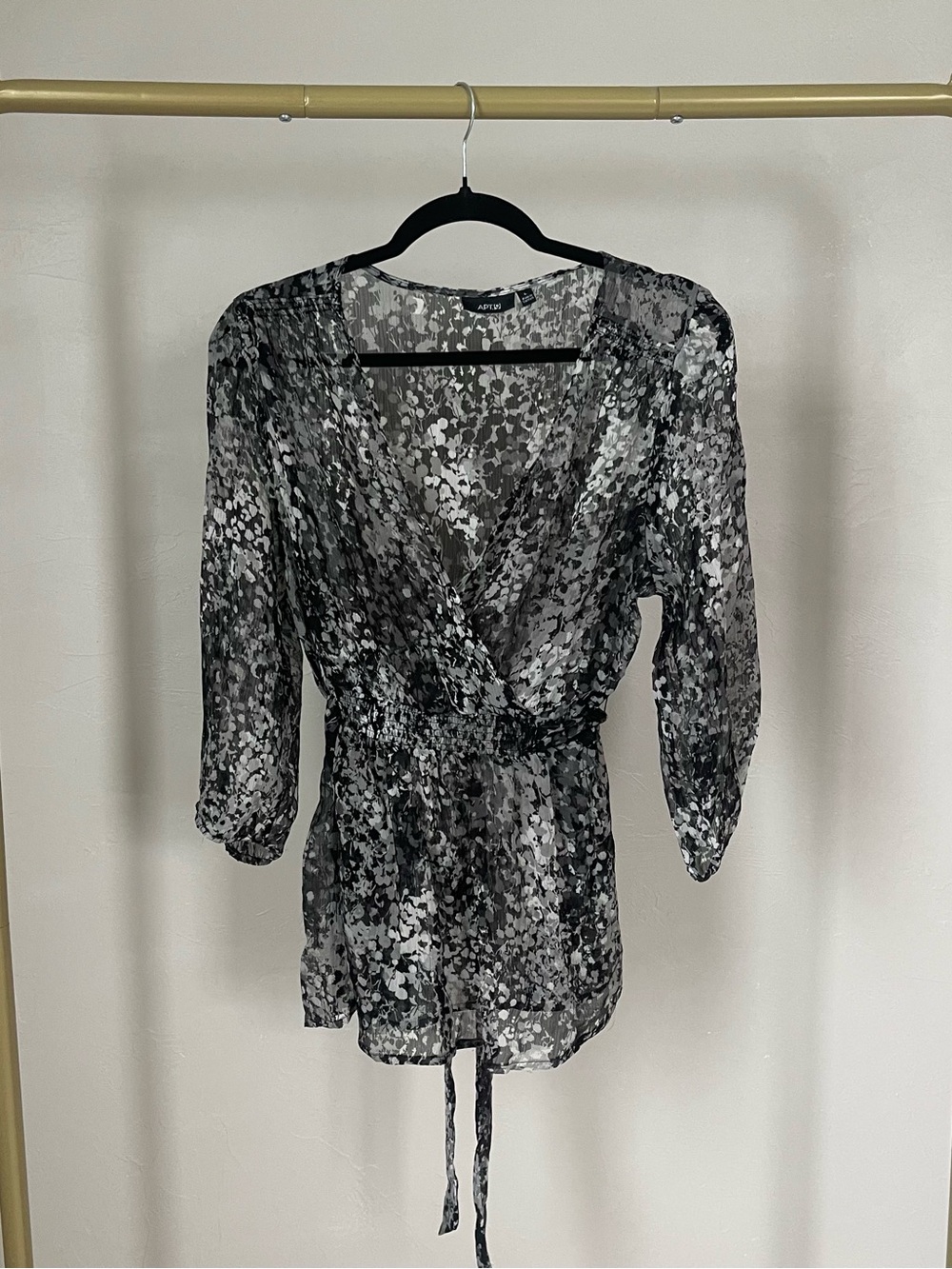 Apt. 9 Black & Gray Printed Wrap Tie-Waist Blouse